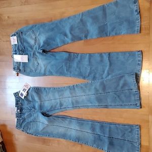 Juniors Vanilla Star High Rise Seam Front Flare Jeans Size 3/26  NWT